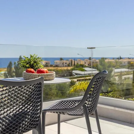 Villa Milos 36 *