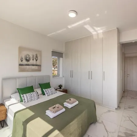 فيلة Milos 36 بروتاراس