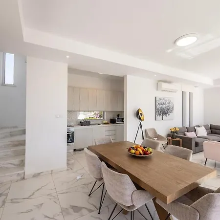 Milos 36 * بروتاراس