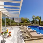Milos 36 Villa Protarász